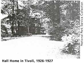 [picture: Hall Home in Tivoli, circa mid-1920s]